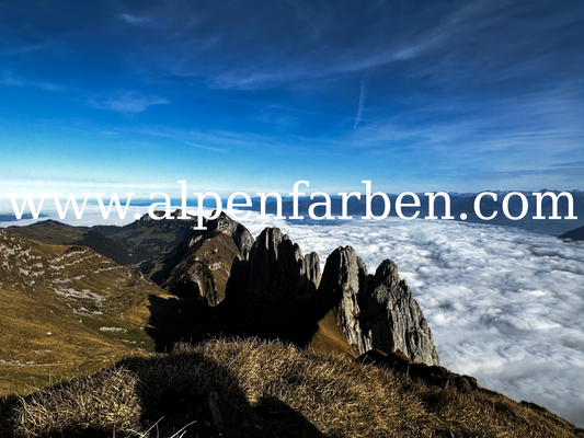 Kreuzberge über dem Nebelmeer